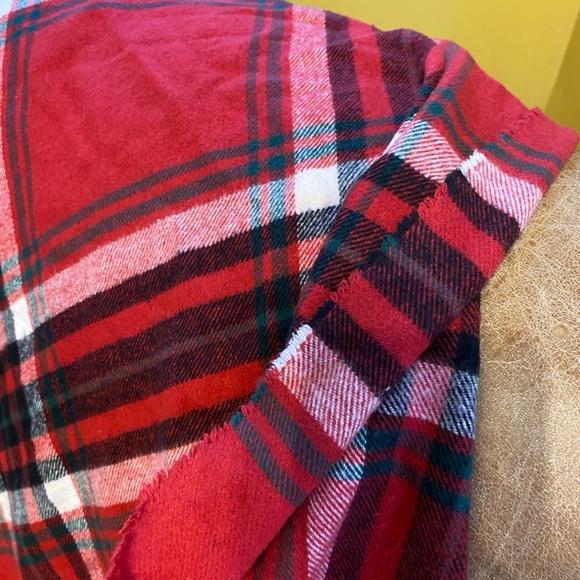 Tessilechiti Red Plaid Blanket - Picture 4 of 9
